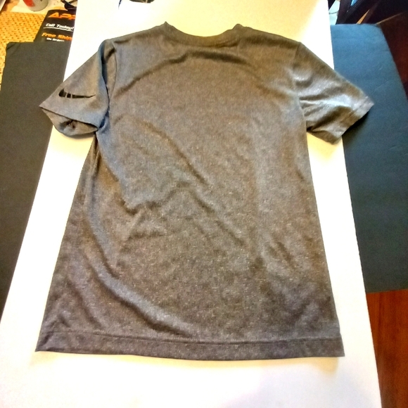 New NIKE 3 brand. Screen Print Tee Kids 10-12 Yrs. - Picture 3 of 3